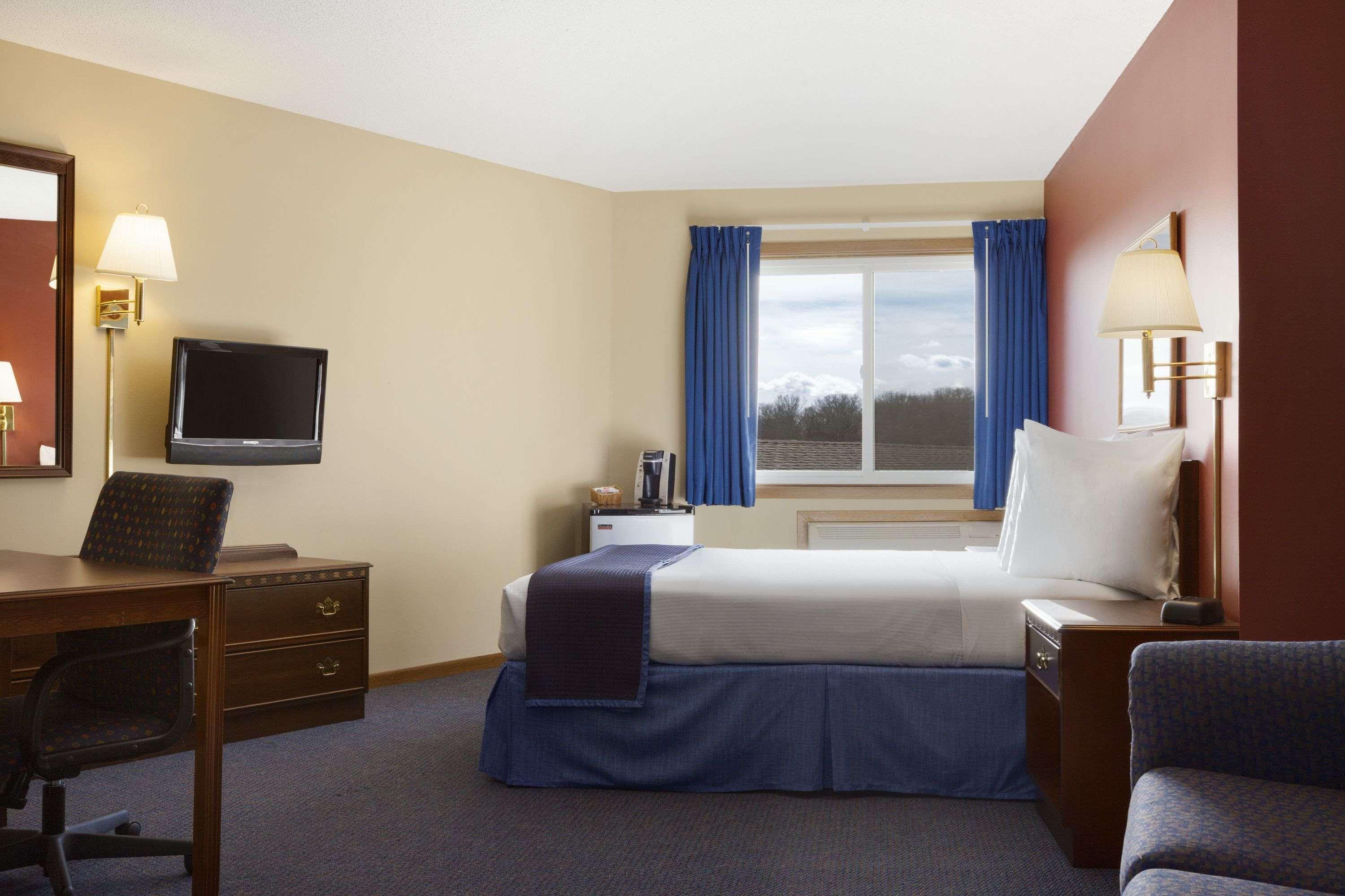 Travelodge By Wyndham Motel Of St Cloud Saint Cloud Exterior photo